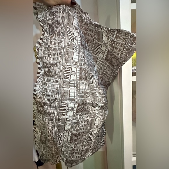 Henri Bendel Wrapping Paper Tissue Paper 🤍🤎 2 sheets - Picture 6 of 14